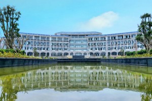 广西大学附属中学百色分校收费标准(学费)及学校简介