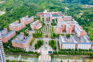 2023年贵定中学招生简章(附收费标准)