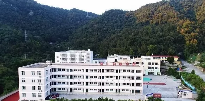 2024年三门县南山初级中学招生简章(附收费标准)