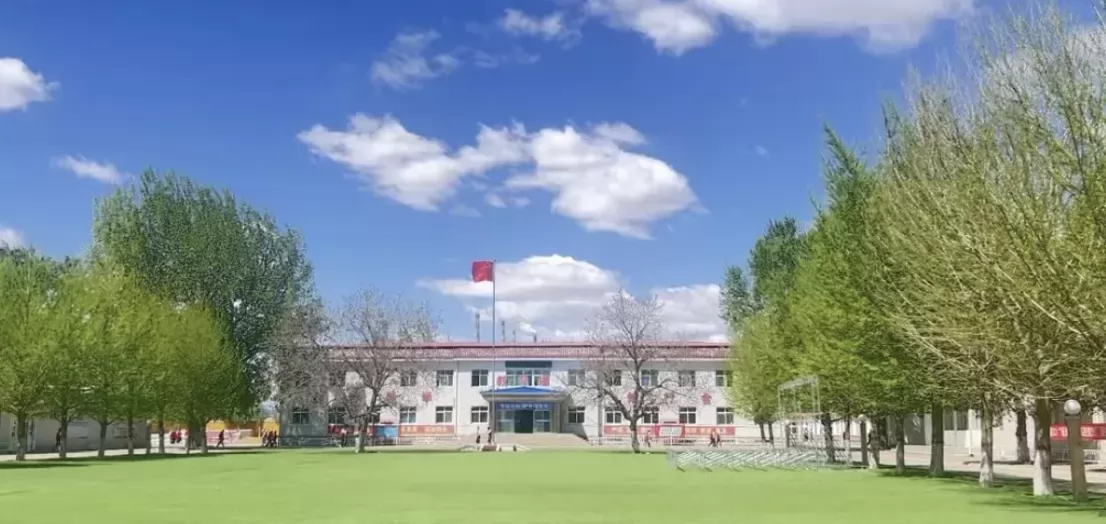 张家口市易衡实验初级中学收费标准(学费)及学校简介