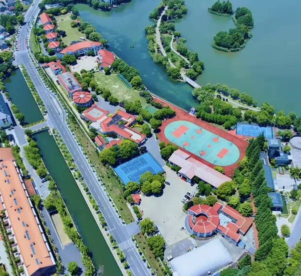 上海青浦区宏润博源高级中学