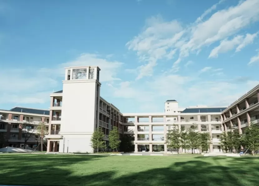 2025年恩平华附学校招生简章及收费标准