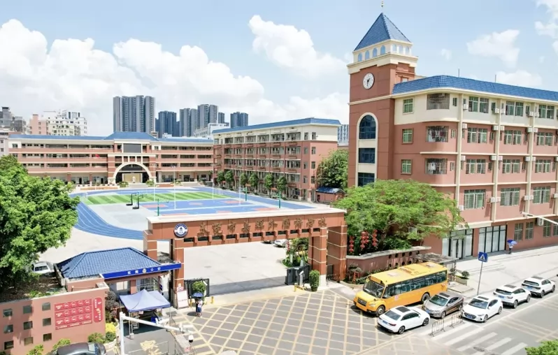 2025年东莞市大岭山嘉晖外国语学校春季插班生招生简章及收费标准