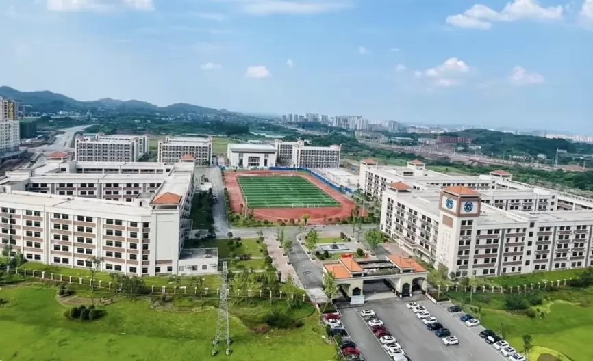 广安光正实验学校收费标准(学费+住宿费)及学校简介