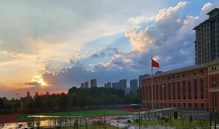 安阳市龙安区龙骏中学