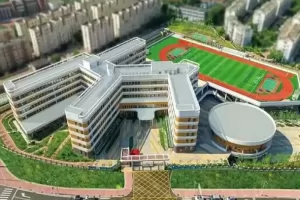 2025年青岛君峰路中学小升初招生简章(附招生学区范围)